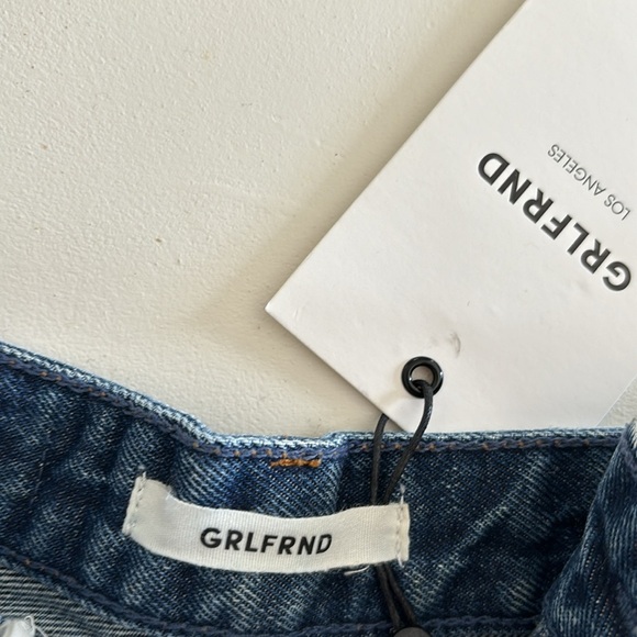 New GRLFRND Cindy Cut Off Distressed Jean Short in All Shook Up Size 24 - Picture 5 of 9